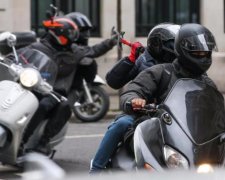 Карма в чистому вигляді: злодій намагався розбити скло, але щось пішло не так