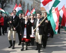 "Український вибір": Найменші спроби нацменшин відстояти культурну автономію присікаються на корню