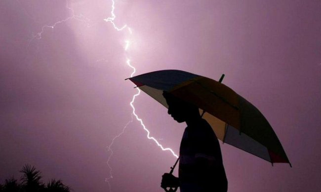 Однією таємницею менше: чому блискавка двічі б'є в одне місце