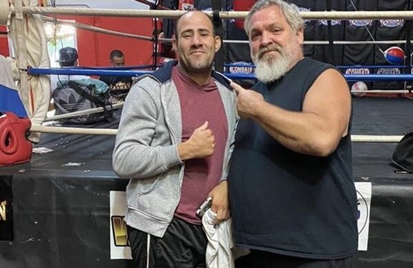 Вирішив підзаробити: боксера застрелили просто на свинофермі