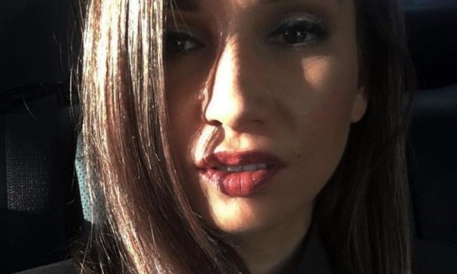 Анфиса Чехова показала, как поддерживает форму