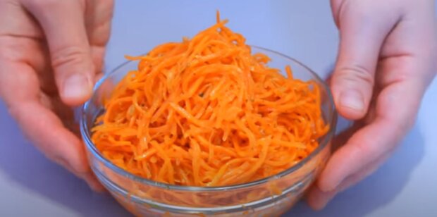 Рецепт хрустящей корейской морковки для всей семьи, под шашлык зайдёт на "ура"