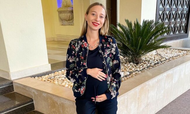 Беременная Репьяхова оказалась совсем одна, Павлика нет и намека