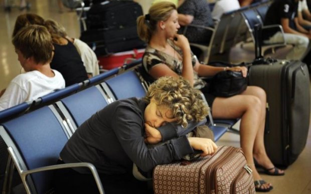 Лопнул популярный туроператор: сотни украинцев застряли в аеропортах