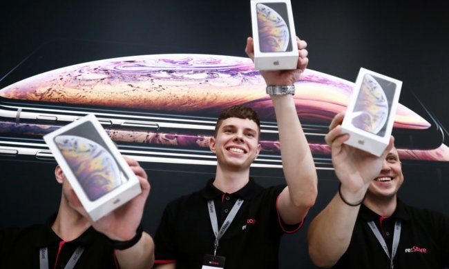 Неймовірний Iphone XI Max показали у білому кольорі: відео