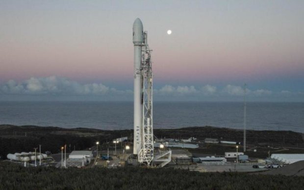 Маск запустил ракету Falcon 9 с секретным грузом