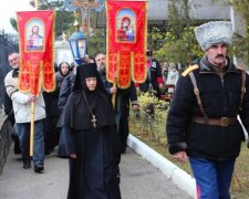 Віруючі "маргінали" розлютили водіїв кримських доріг