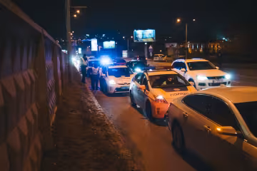 У Києві влаштували самосуд над п'яним майором, який збив дитину: поліція ледве витягла живим