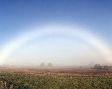 Турист зняв білу туманну "веселку" в Шотландії (фото)