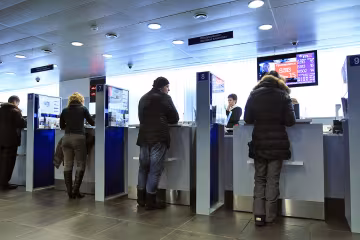 Відділення банку, скріншот: Youtube