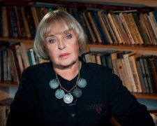 Выбор между деньгами и совестью: Роговцева прокомментировала гастроли запроданцев
