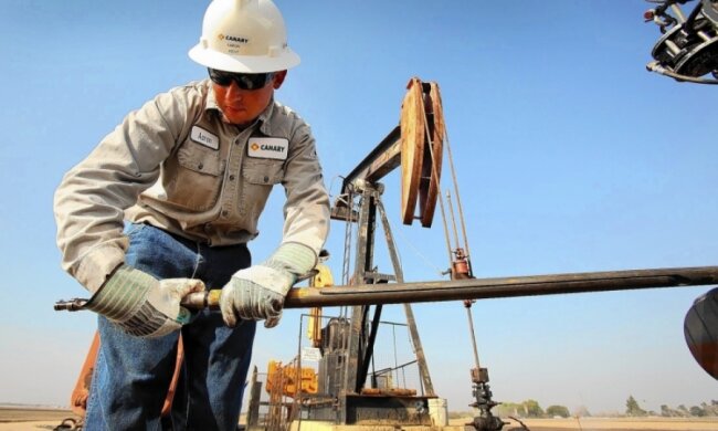 Выборы во Франции подняли цены на нефть