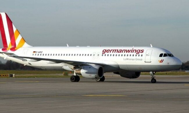 Обнаружен первый черный ящик лайнера Germanwings