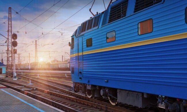 Укрзалізниця хоче позбутися найзатишнішої речі в поїзді: тепер тільки пластик, тільки хардкор