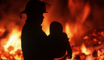 Дворічний хлопчик сховався від пожежі та вчадів
