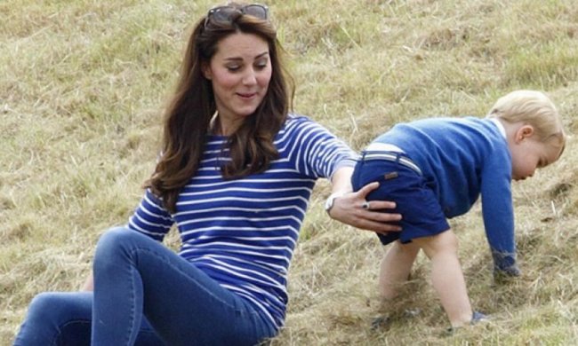 Герцогиня Кембриджська пограла з дворічним принцем у поло (фото)