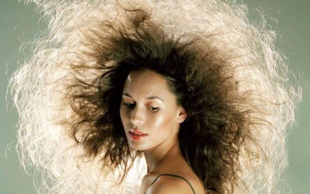 Електризується волосся? Скористайтеся цими порадами
