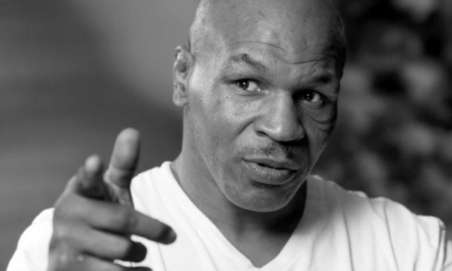 Міцний горішок стане тренером легендарного боксера