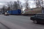 На дорогах Києва діє бандитська організація "євробляхерів": обдирають як липку