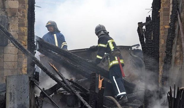 Вісім пожежних машин рятували відомий завод в Одесі (фото) 