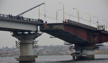 Варваровский мост развели в Николаеве (фото)