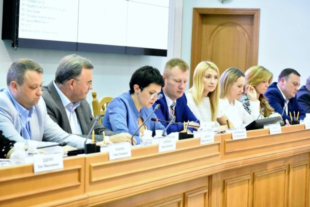 Слідом за Онищенком до Ради підтягнувся ще один друг Януковича: наполеонівські плани