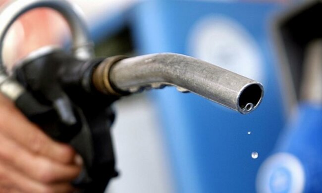 Бензин подорожчає на 40 копійок за літр