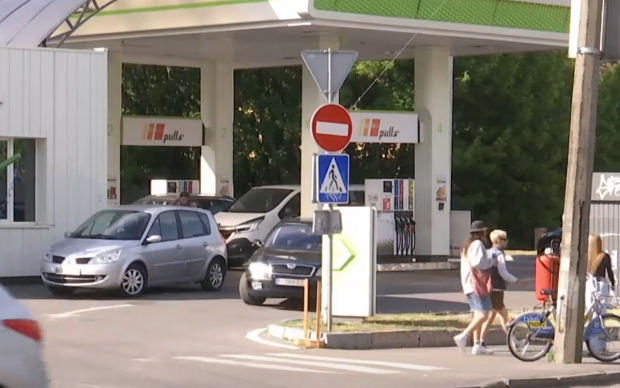 Цінові баталії на АЗС: як змінилася вартість бензину, дизеля та автогазу