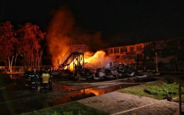 Воды не хватает: новое видео пожара в одесском лагере