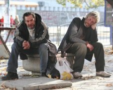 Львівські бомжі обкрадають людей на вокзалах