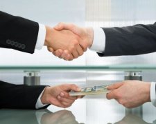 Эксперт: наше государство - стационарный наперсточник