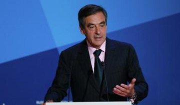Дружина французького приятеля Путіна запевнила у кришталевій чесності