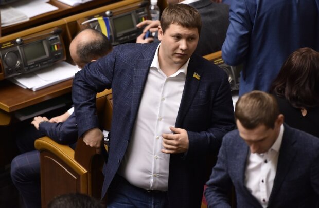 Вячеслав Медяник на заседании парламента