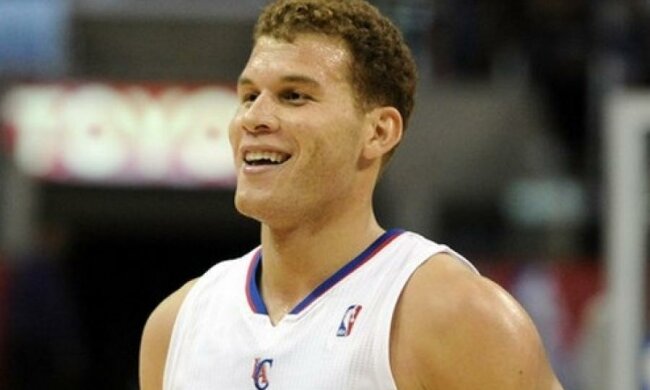 Зірка НБА зламав руку об обличчя менеджера своєї команди