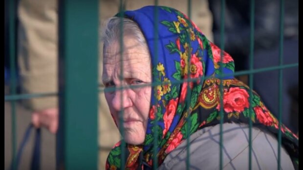 Зеленському відкрили очі на пенсію в Україні та Німеччині: "Не можуть купити буханець хліба"