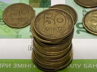 Монети. Фото: скрін youtube