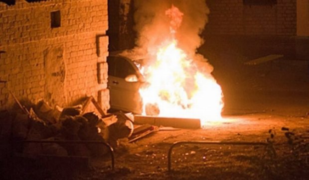 Вночі невідомі підпалили легковик у Харкові (фото)