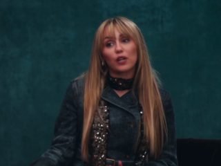 Майлі Сайрус, кадр з інтерв'ю