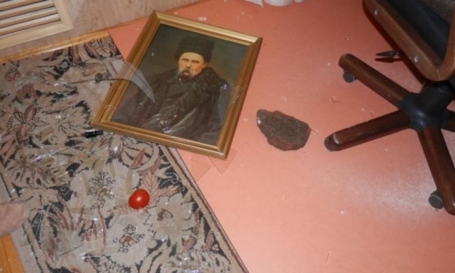 В українському консульстві в Ростові-на-Дону вчинили погром
