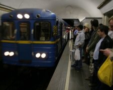 Метро в Києві підкоригує графік на Великдень