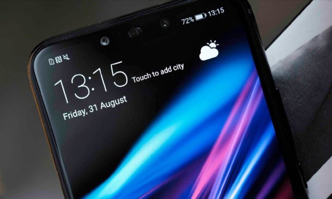 Huawei Mate 20: в сеть слили живые фото убийцы iPhone XS Max