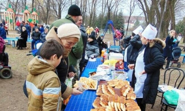 На Масленицу десантники раздали в зоне АТО 5 тысяч блинов