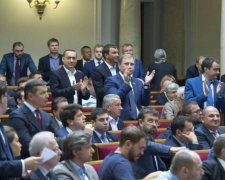 Вбрання за сотні тисяч: депутати знову показали, наскільки далекі від ваших проблем