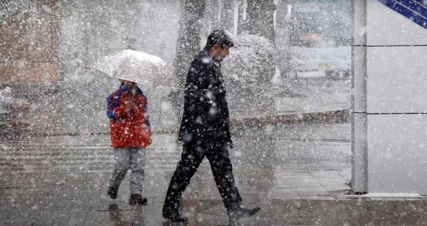 Погода на 11 грудня в Україні змусить дивитися під ноги і намокнути під "крижаним" дощем