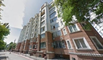 Суддя-пільговик забезпечив сина на все життя