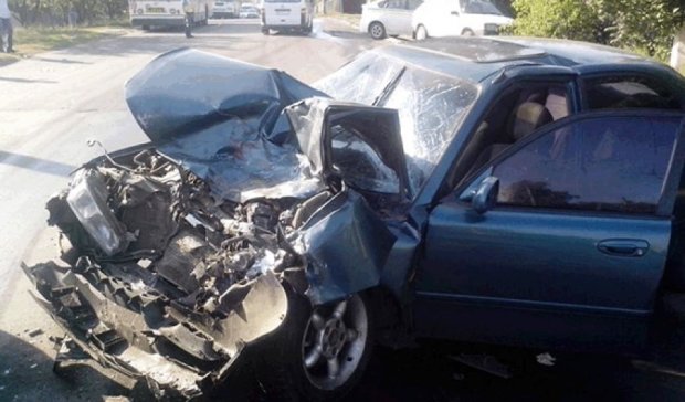 Мэр Лисичанска на Mazda врезался в троллейбус (фото, видео) 