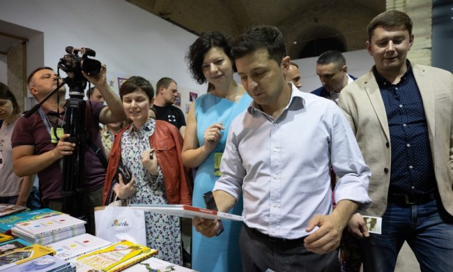 Зеленский пошел навстречу евробляхерам: что пообещал слуга народа водителям