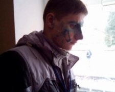 Учасників екзит-полів обливають зеленкою в Кременчуці (фото, відео)