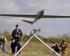 Дроны украинской армии бомбят Донбасс, боевики в ужасе разбегаются: видео