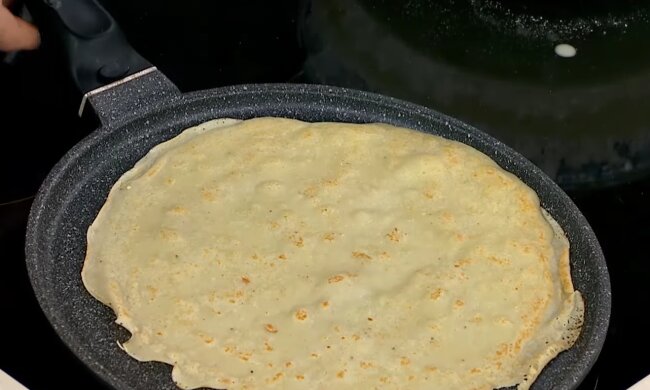 Млинці, кадр з відео